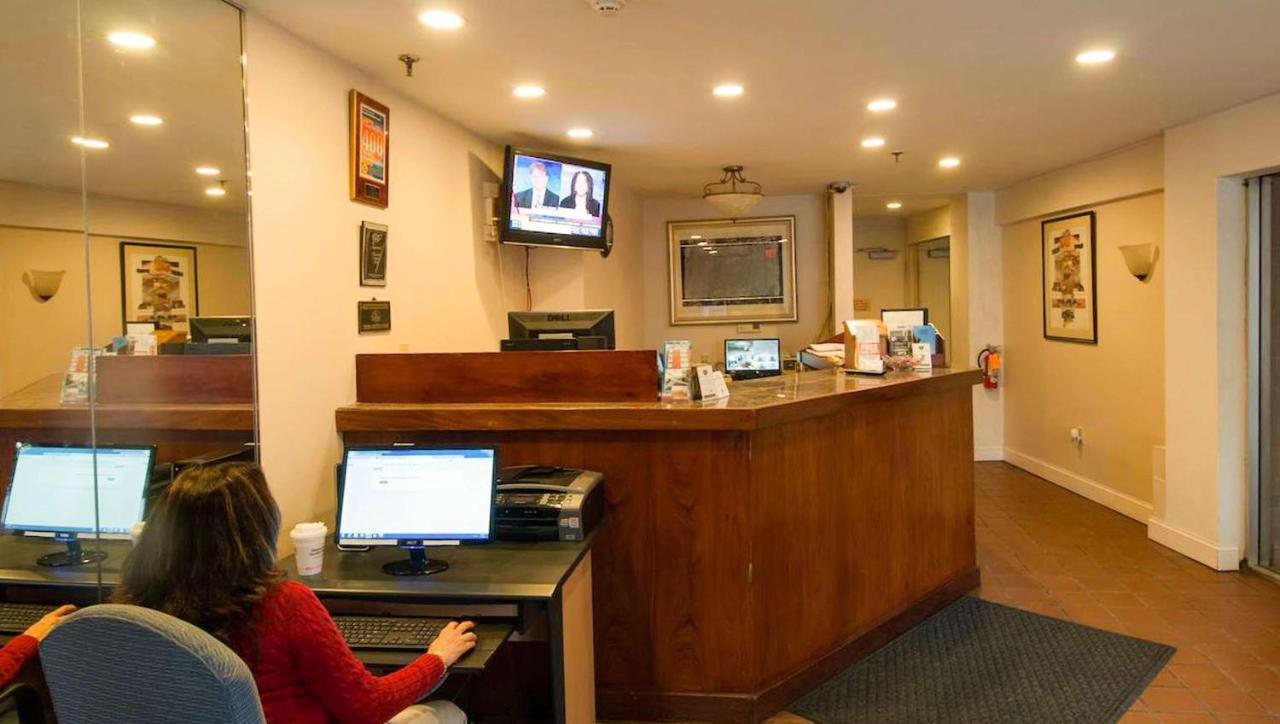 West Hartford Inn Bagian luar foto