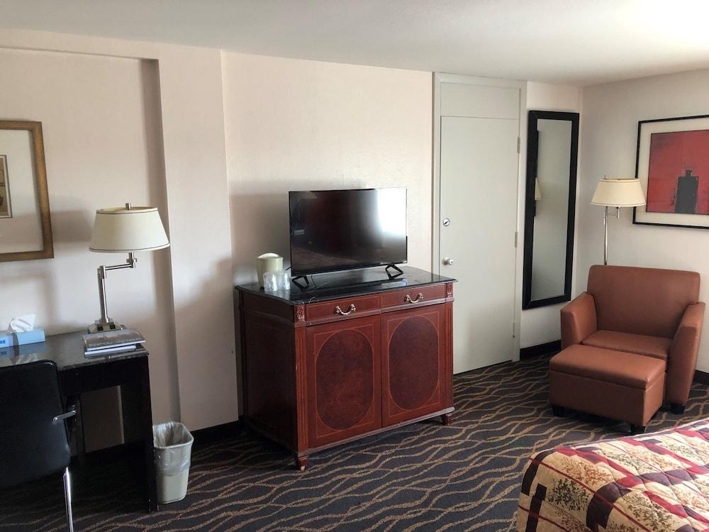 West Hartford Inn Bagian luar foto