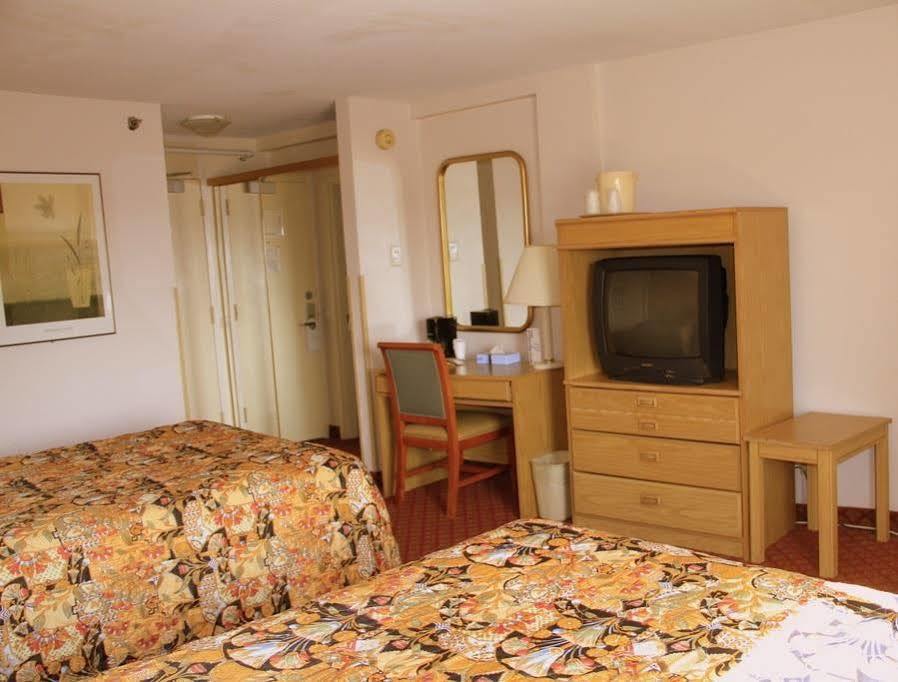 West Hartford Inn Bagian luar foto